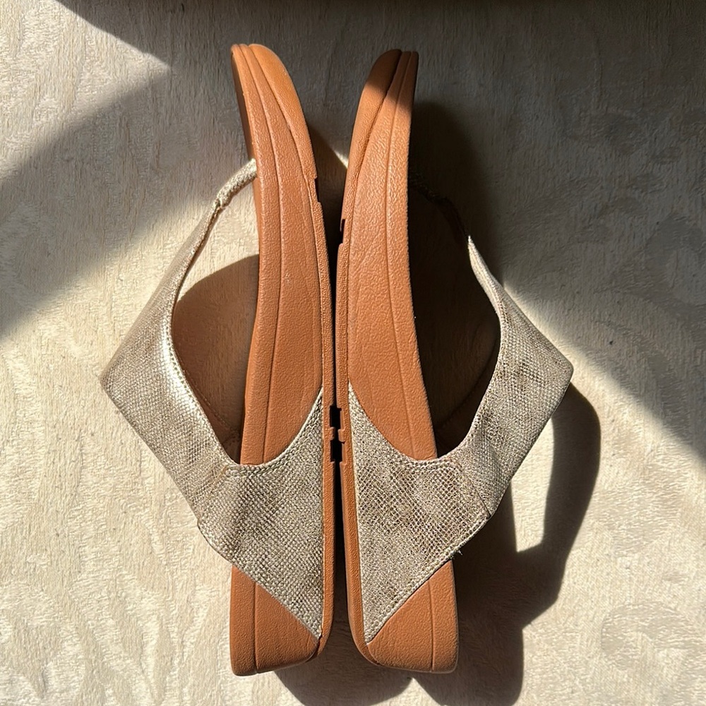 Fitflop Women's Lulu Thong Sandal Gold‎ Shimmer Print SIZE 10 - Picture 4 of 9